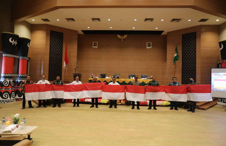Pembagian 10 Juta Bendera Merah Putih Dipusatkan di Halaman Kantor Bupati Merauke